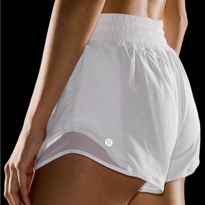 Lululemon Hotty Hot shorts 6 Peloton Edition